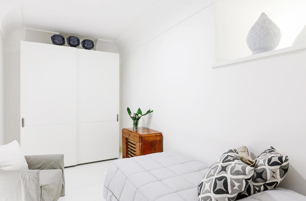 White Stylish Apartment 3 فيكو إيكوينس المظهر الخارجي الصورة
